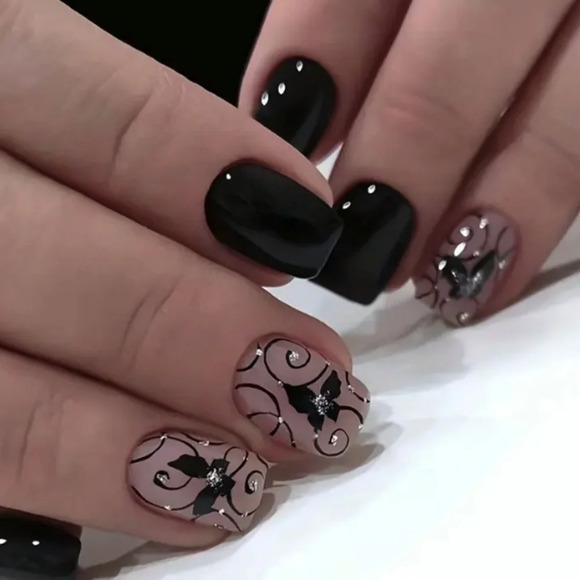 24pcs Women's Girls Butterfly Leaves Short Black and White Square Press On Nails - Picture 2 of 3